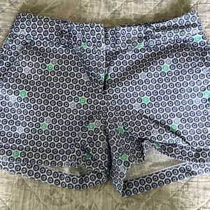 Vineyard vines short